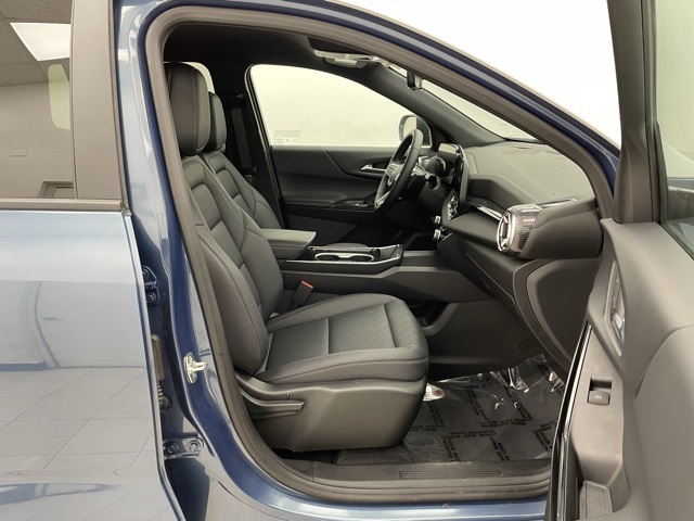 2025 Chevrolet Equinox LT photo 12