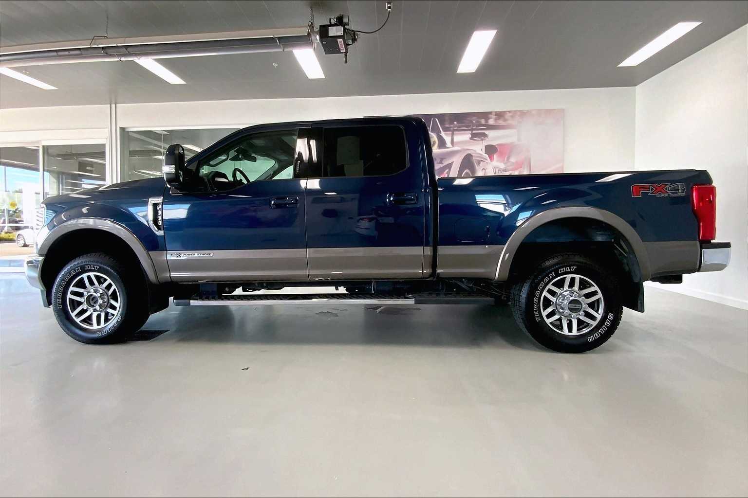 2019 Ford F-350 Lariat photo 3