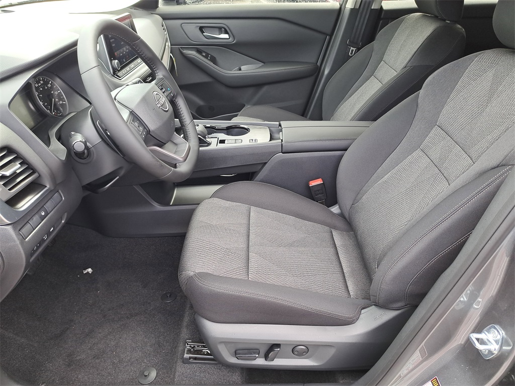 2026 Nissan Rogue SV photo 19
