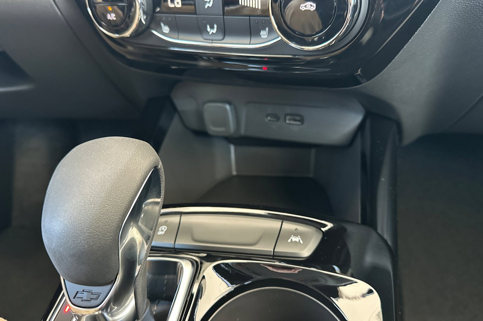 2025 Chevrolet Trax photo 27