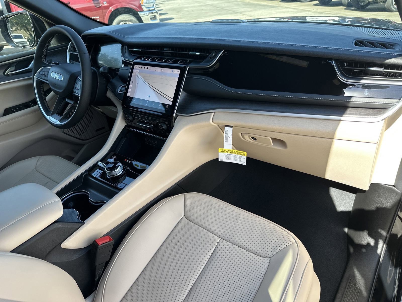 2024 Jeep Cherokee photo 16