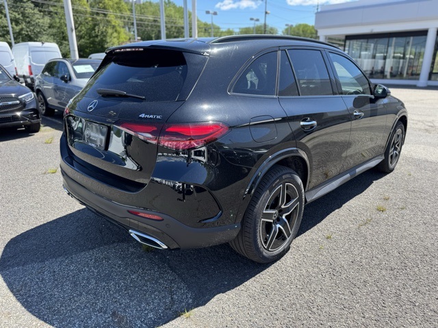 2025 Mercedes Benz GLC 300 4MATIC photo 3