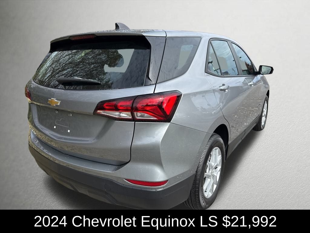 2024 Chevrolet Equinox LS photo 3
