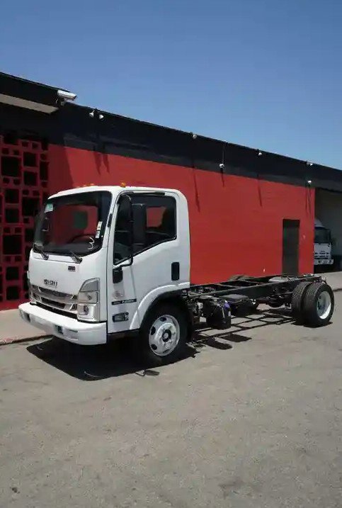 2024 Isuzu NRR Standard photo 3