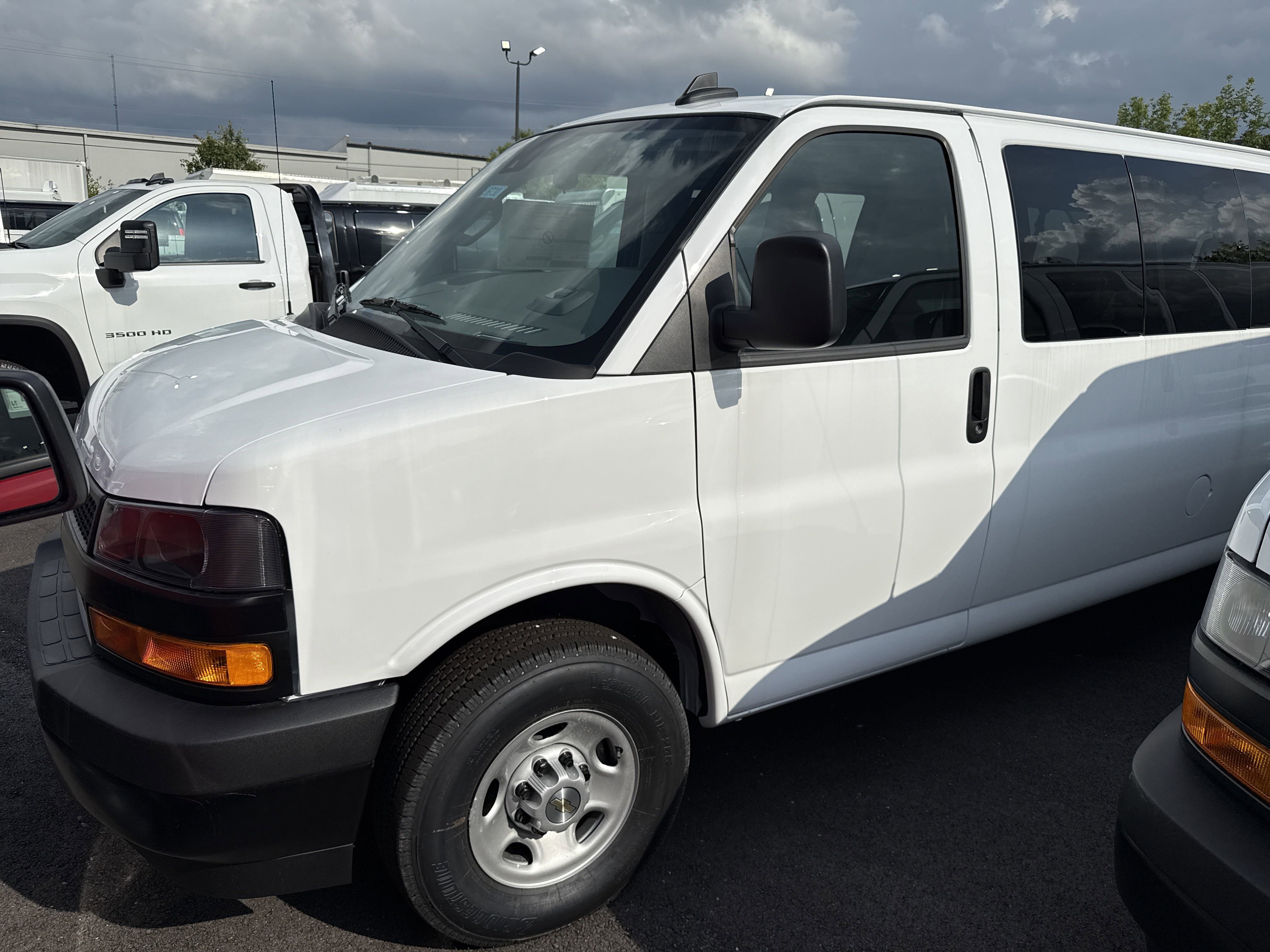 2025 Chevrolet Express Passenger 3500 photo 2