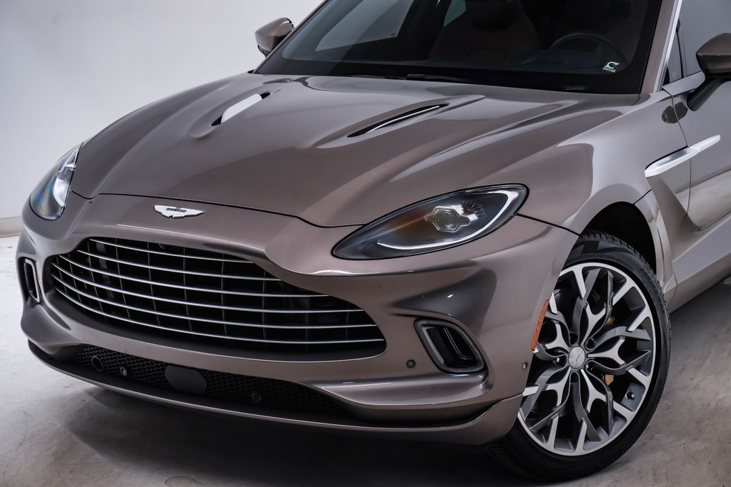 2023 Aston Martin DBX photo 4