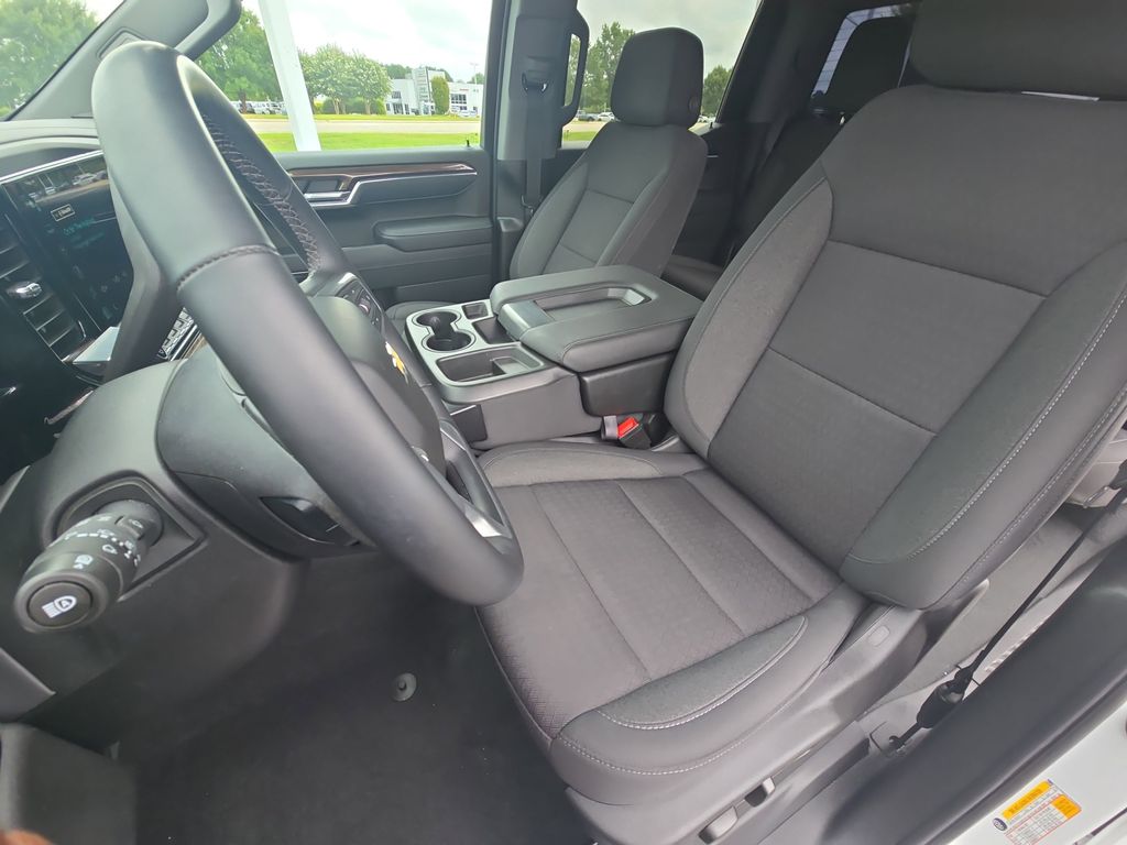 2023 Chevrolet Silverado 1500 LT photo 13