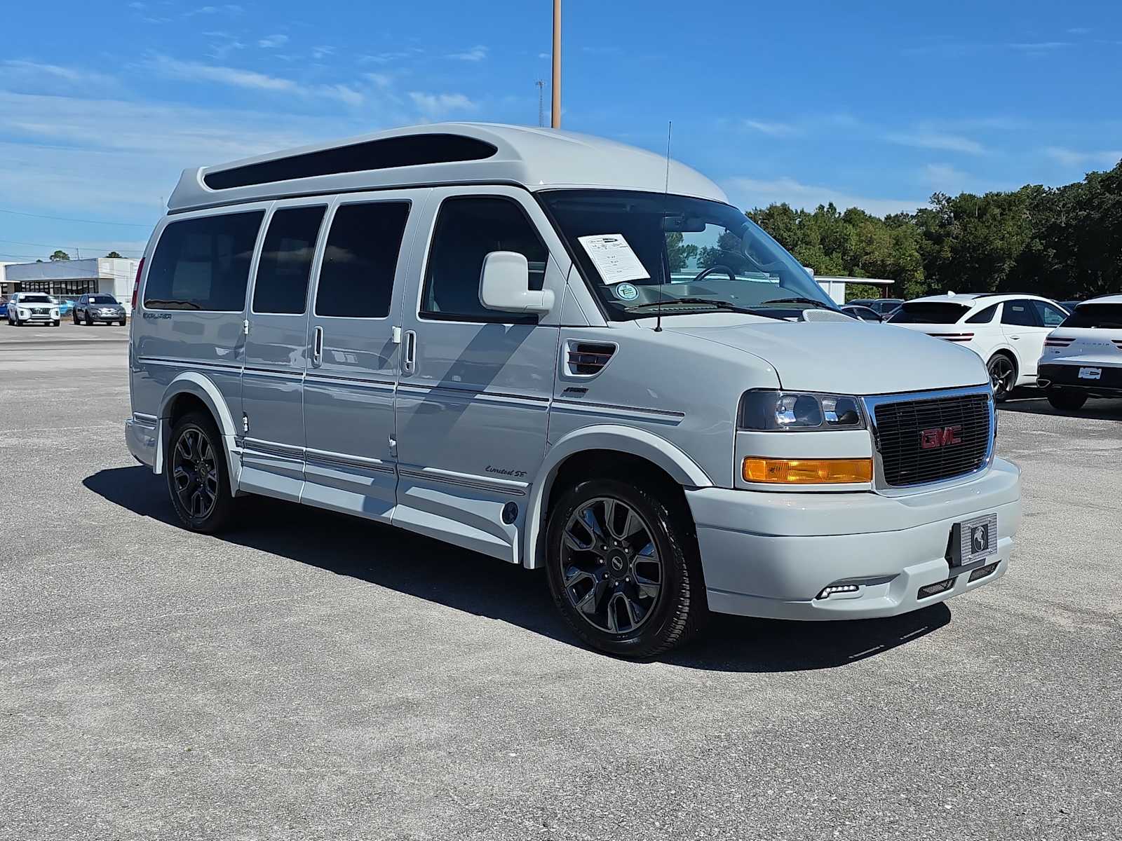 2023 Gmc Savana 2500 Cargo photo 2