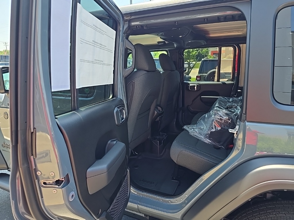 2025 Jeep Wrangler Sport S photo 15