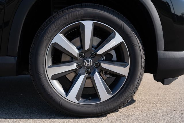 2025 Honda Pilot Touring photo 9