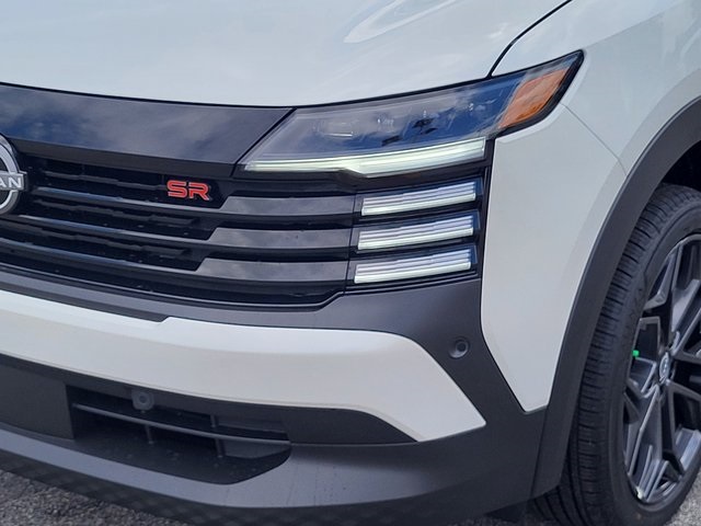 2025 Nissan Kicks SR photo 6