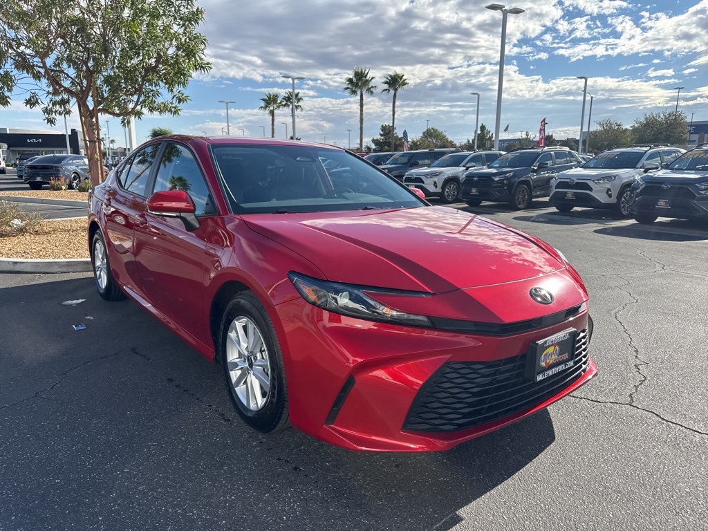 2025 Toyota Camry LE photo 4