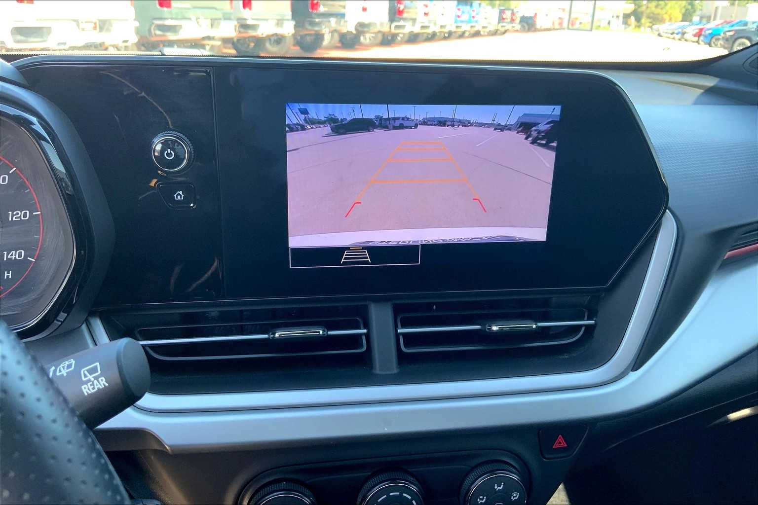 2024 Chevrolet Trax photo 32