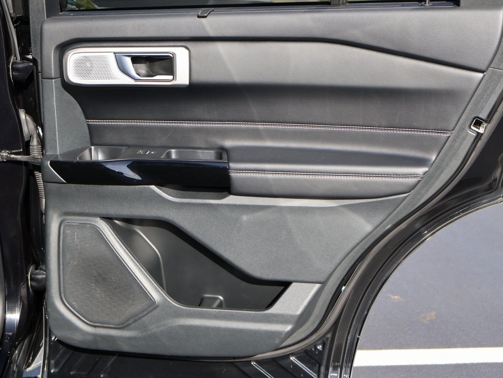 2021 Ford Explorer ST photo 16