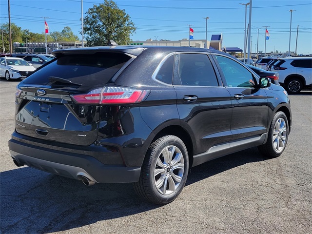 2024 Ford Edge Titanium photo 5