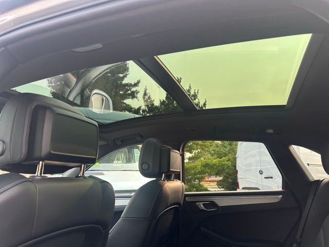 2022 Porsche Macan S photo 39