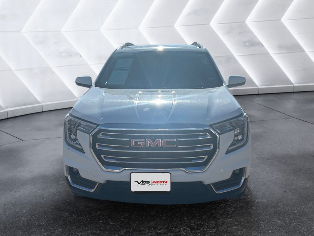 2024 Gmc Terrain SLT photo 2