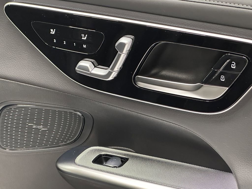 2026 Mercedes Benz GLC 300 photo 15