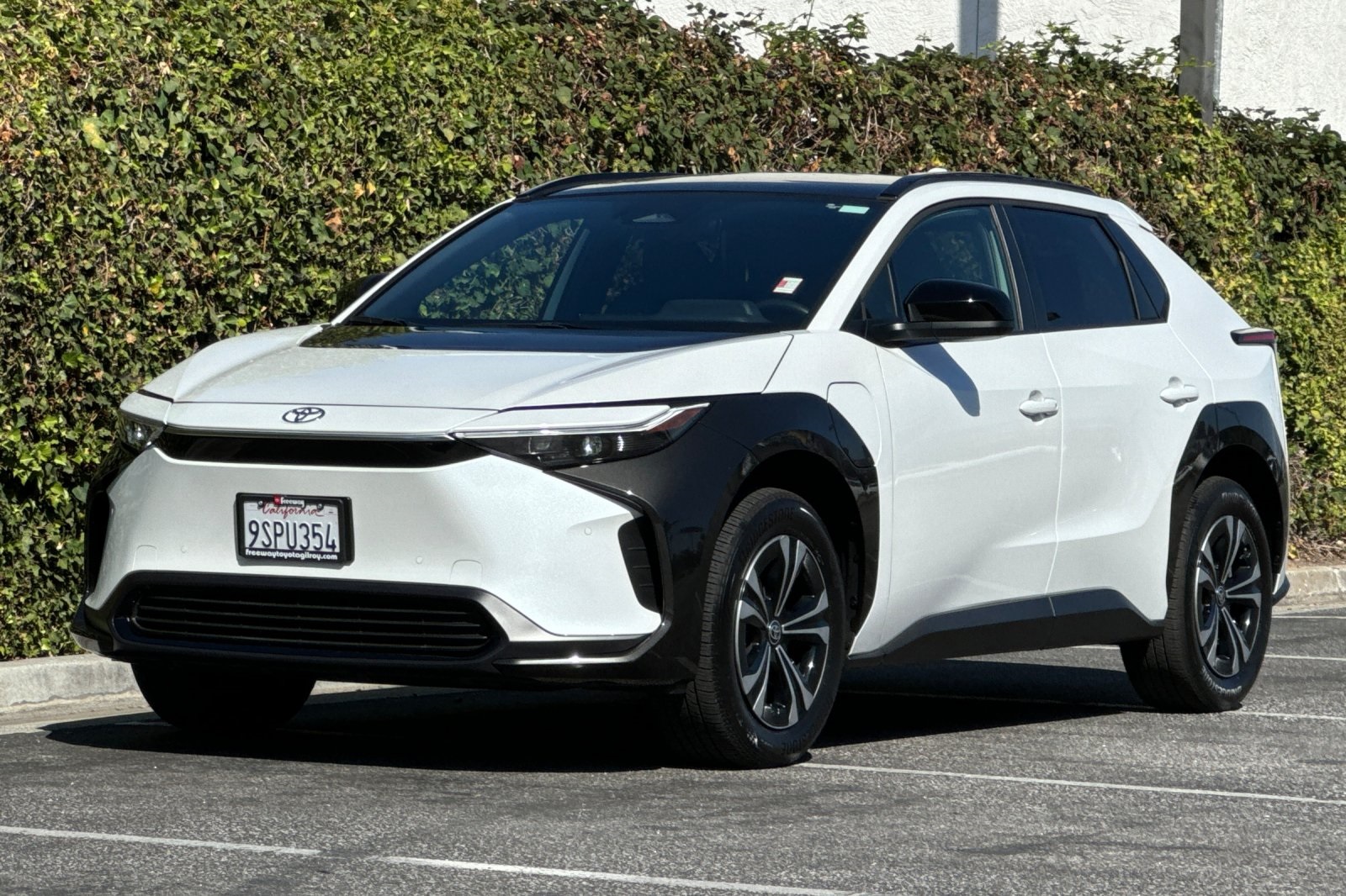 2025 Toyota bZ4X XLE photo 8