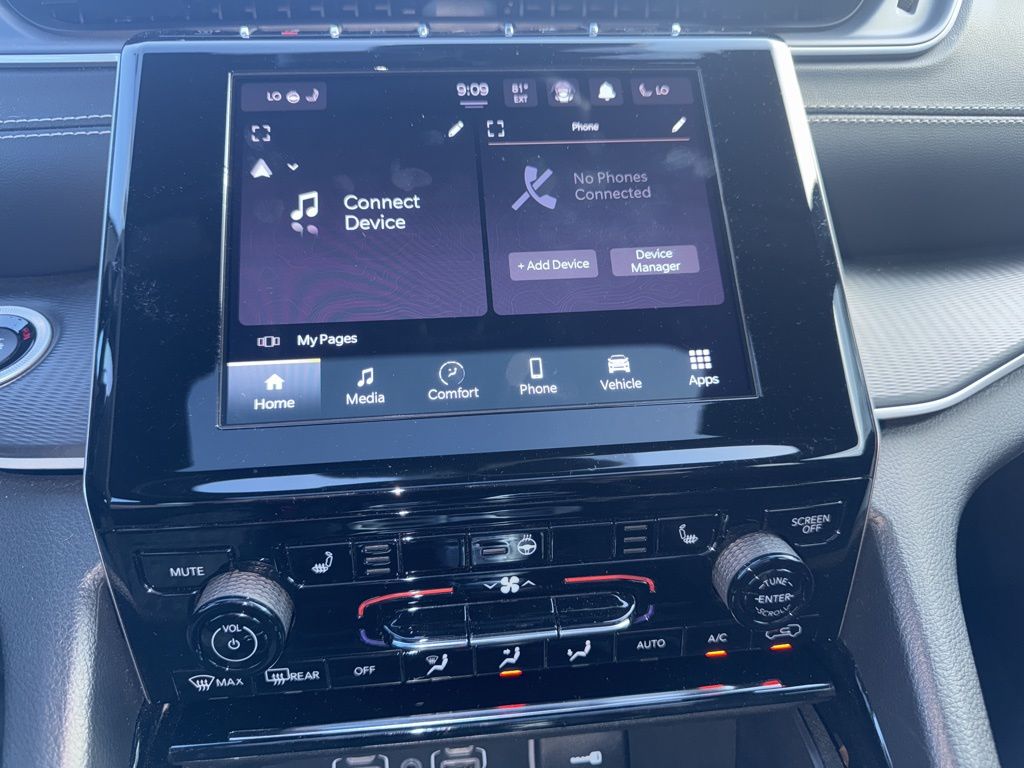 2023 Jeep Grand Cherokee Altitude photo 18