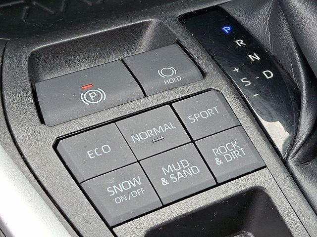 2022 Toyota RAV4 LE photo 22