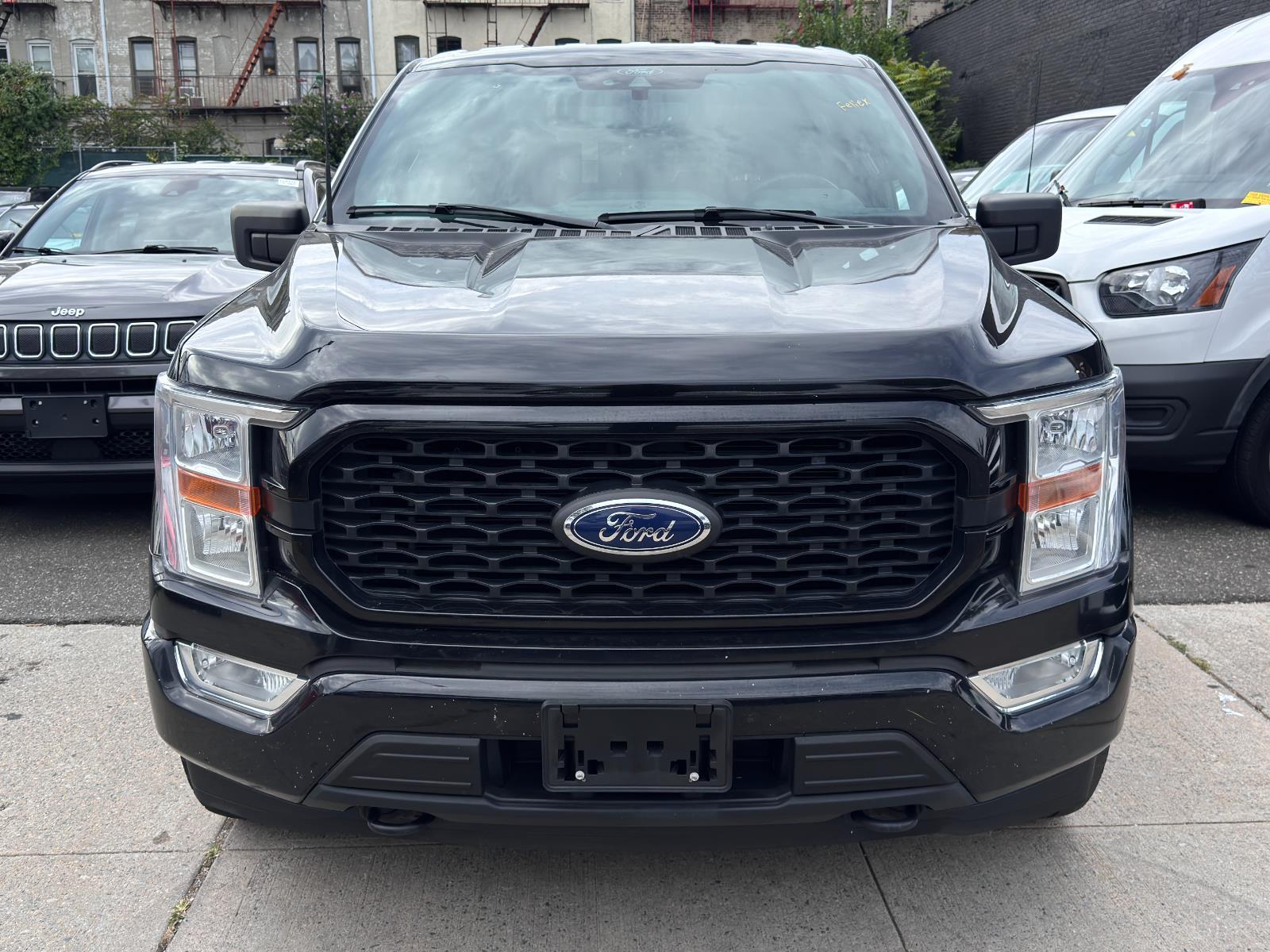 2022 Ford F-150 XL photo 2