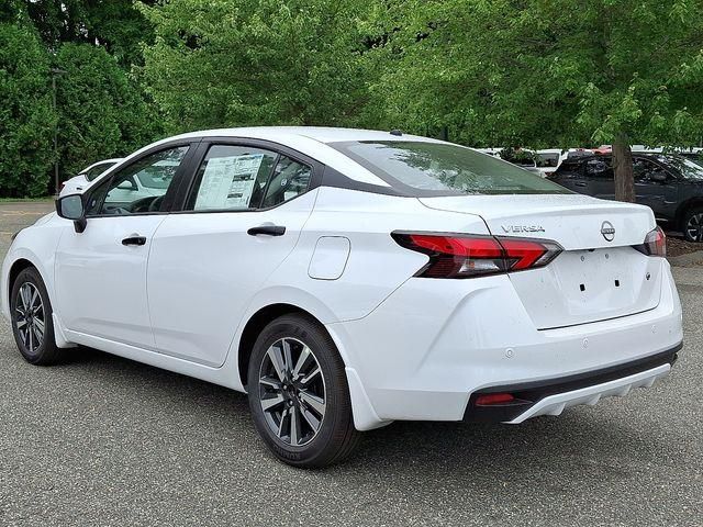 2025 Nissan Versa S photo 4