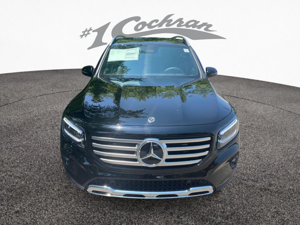 2025 Mercedes Benz GLB 250 4MATIC photo 2