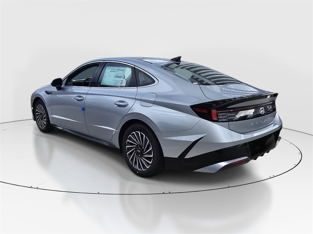 2025 Hyundai Sonata Hybrid SEL photo 4