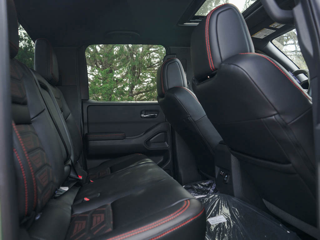 2025 Nissan Frontier PRO-4X photo 10
