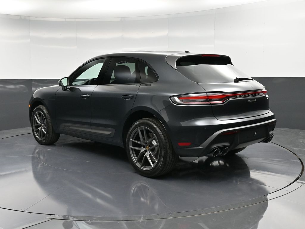 2026 Porsche Macan T photo 3
