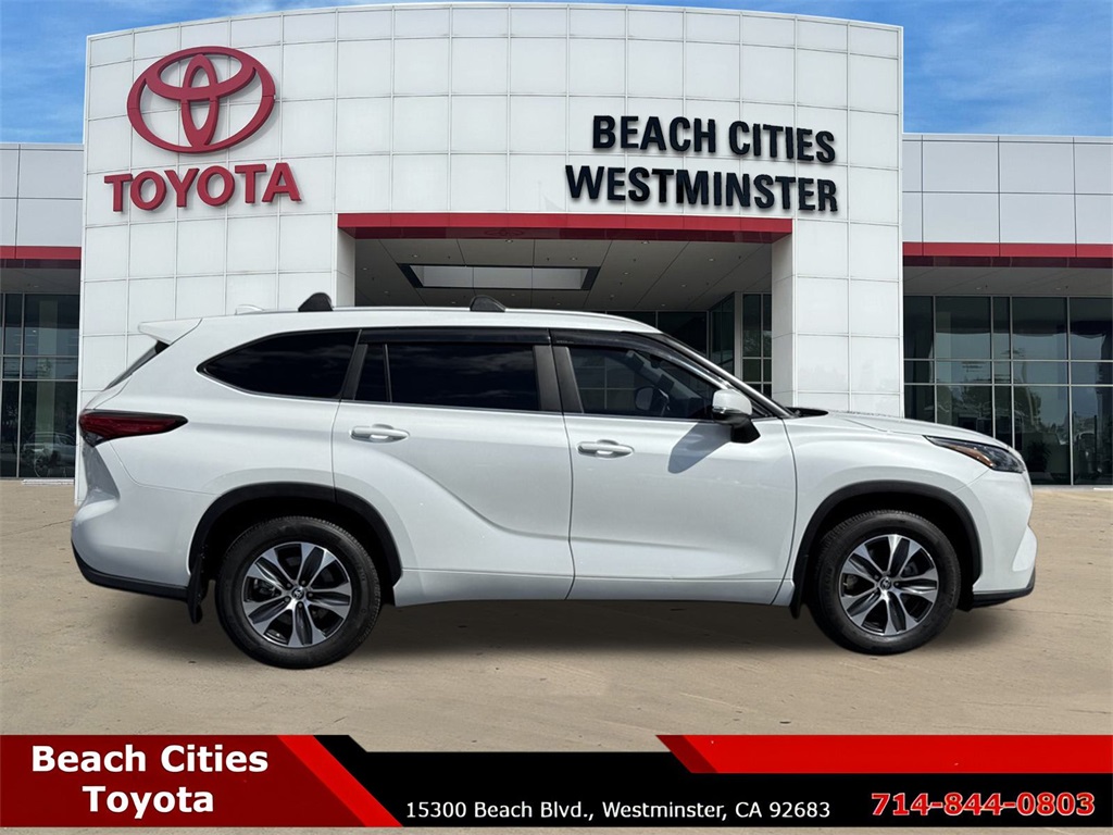 2023 Toyota Highlander XLE photo 11