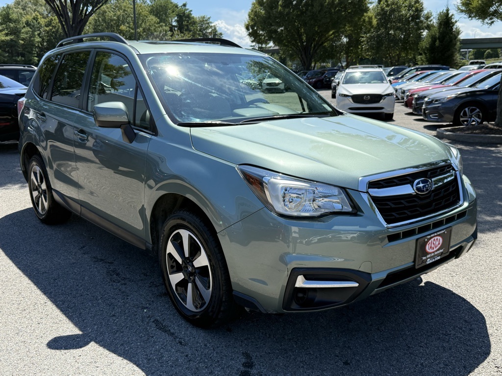 2018 Subaru Forester 2.5i Premium photo 4