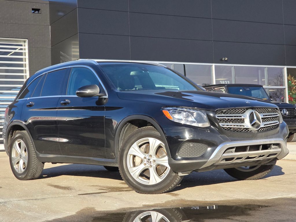 2018 Mercedes-Benz GLC GLC300's photo