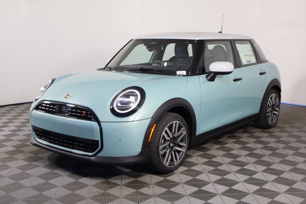 2026 MINI Hardtop 4 Door S's photo