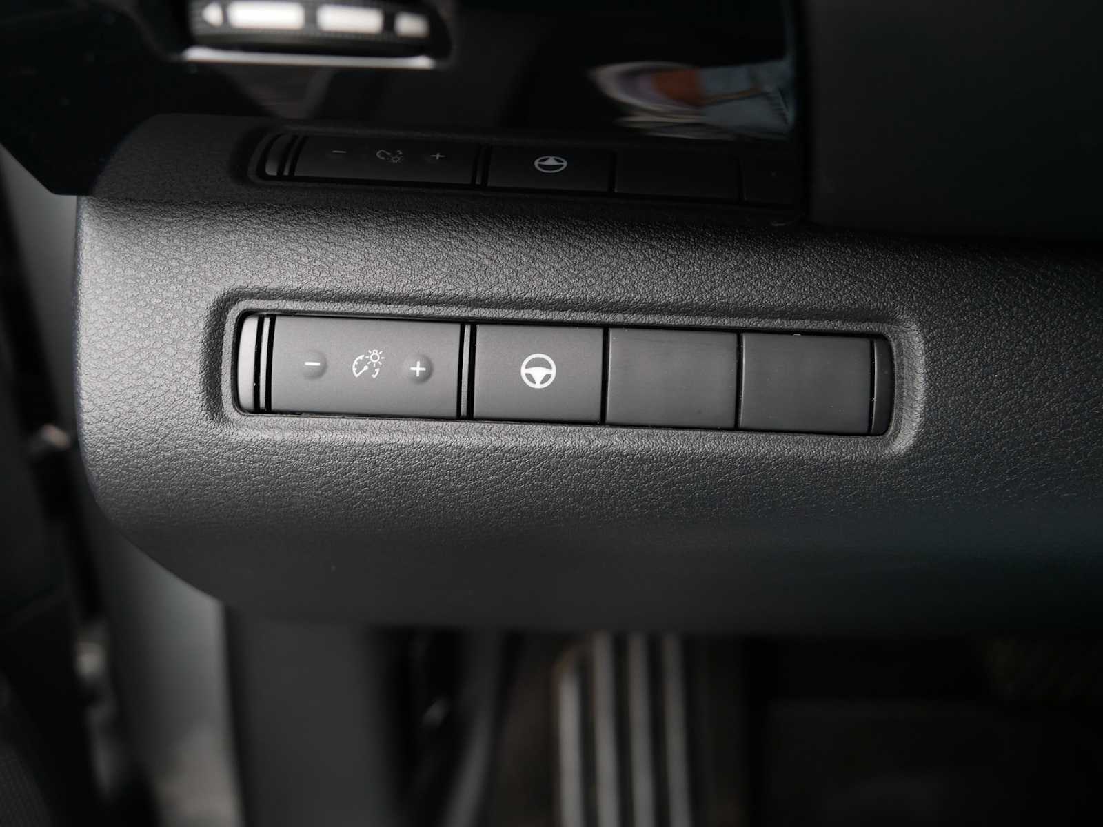 2023 Nissan Pathfinder SV photo 22