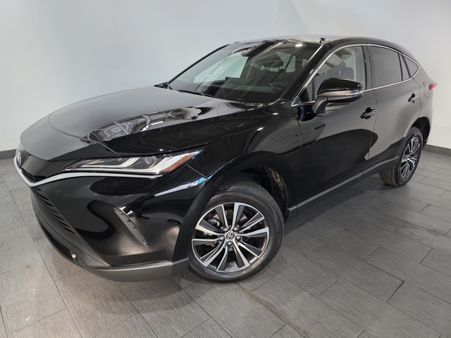 2023 Toyota Venza LE's photo