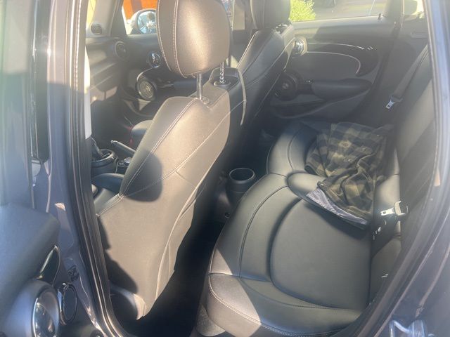 2016 Mini Cooper Hardtop 4 Door Base photo 4