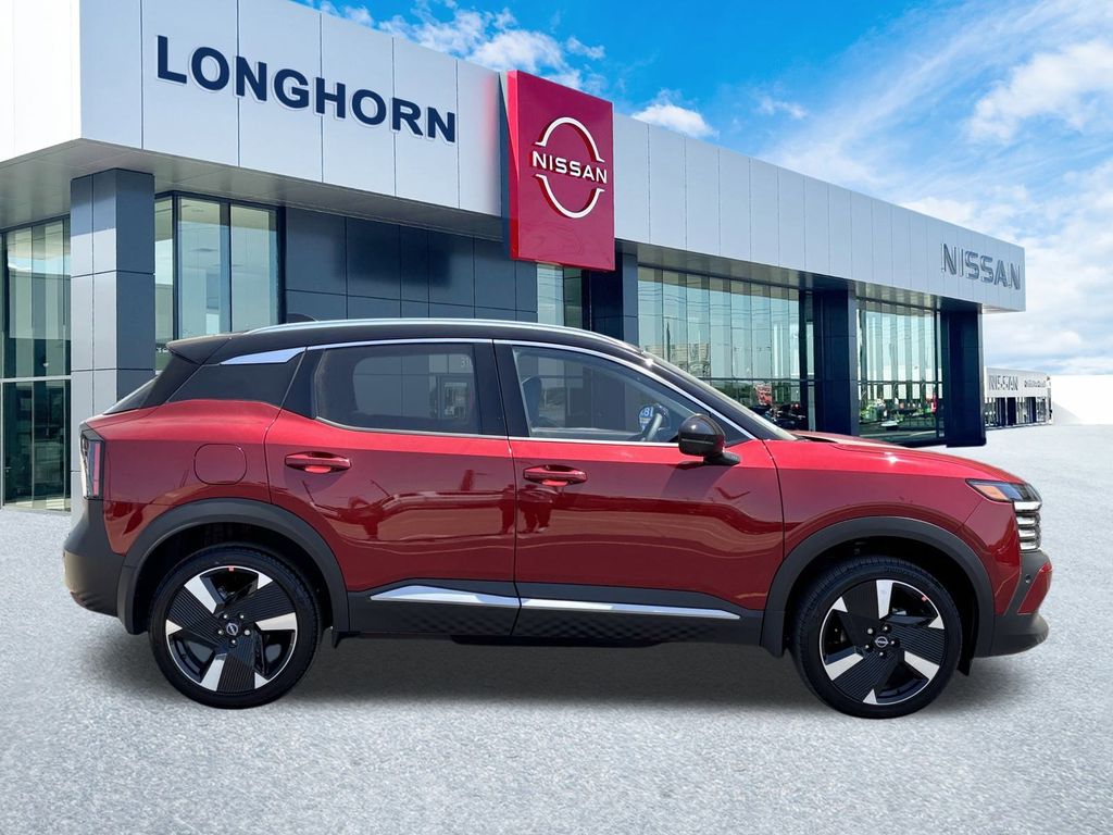 2025 Nissan Kicks SR photo 2