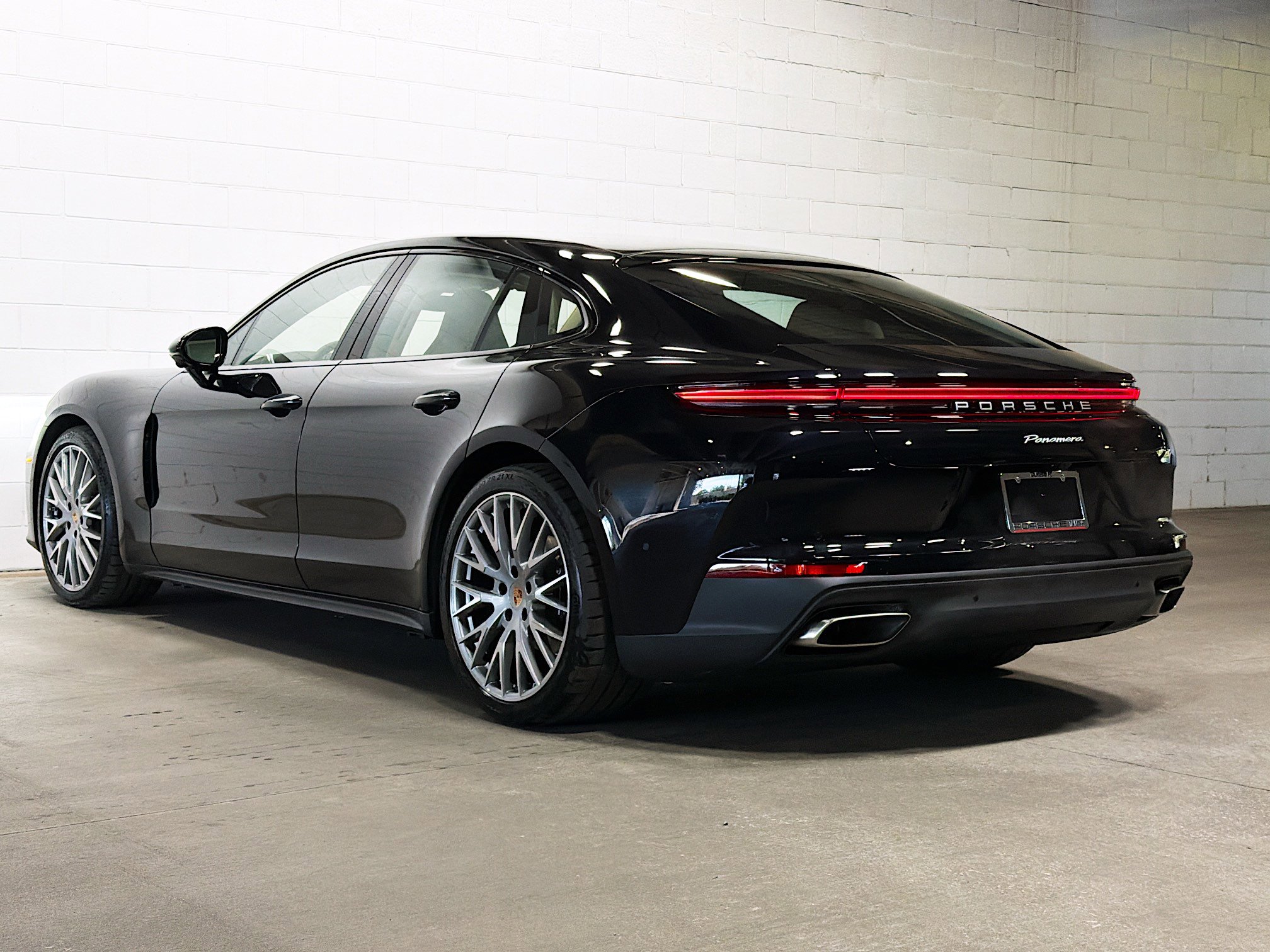 2026 Porsche Panamera 4 photo 3