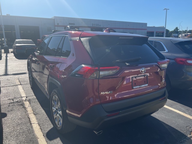 2020 Toyota RAV4 XLE Premium photo 3