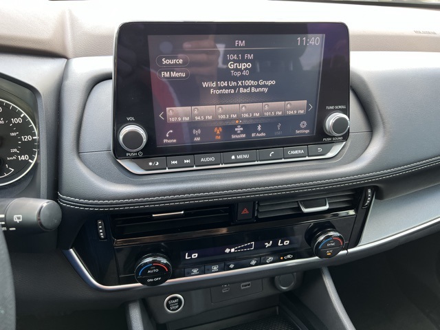 2021 Nissan Rogue SV photo 11