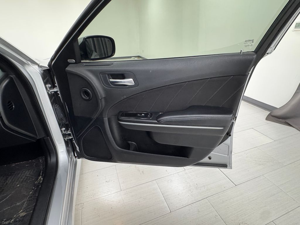 2021 Dodge Charger R/T photo 13