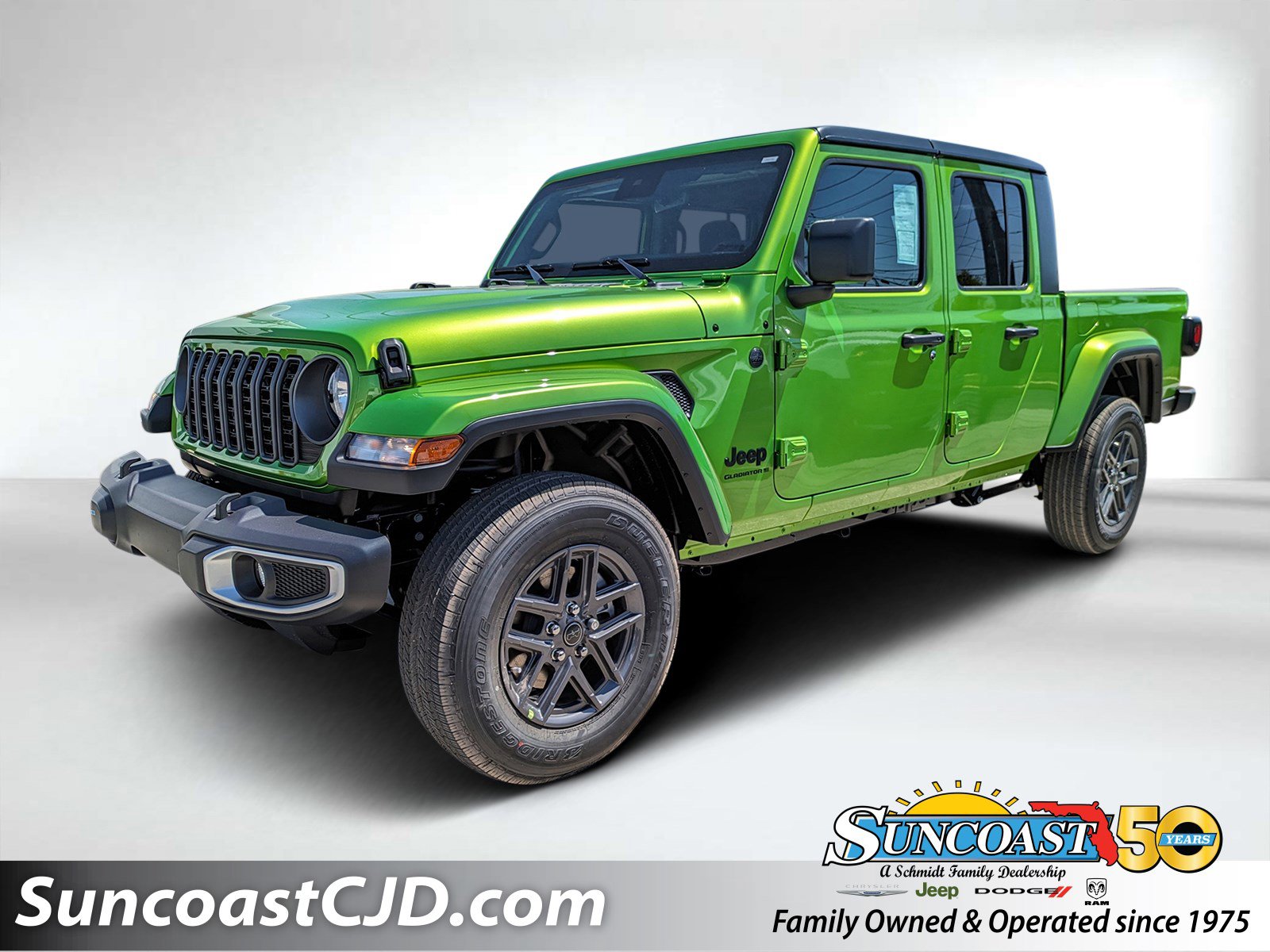 2025 Jeep Gladiator Sport S's photo