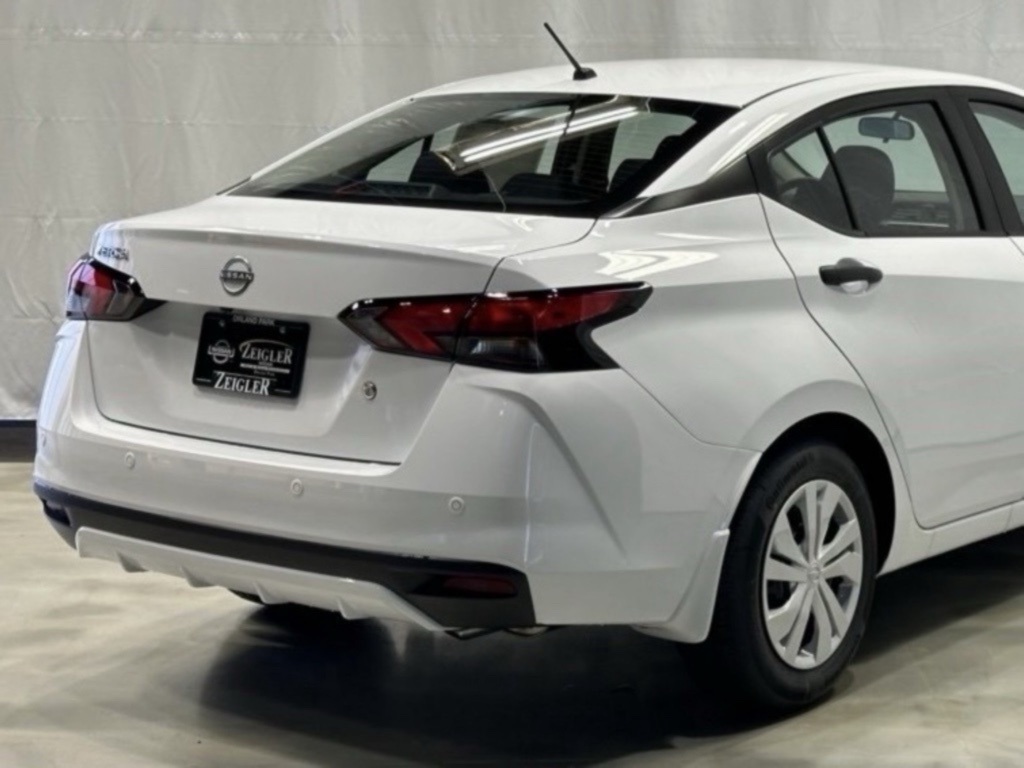 2025 Nissan Versa S photo 11