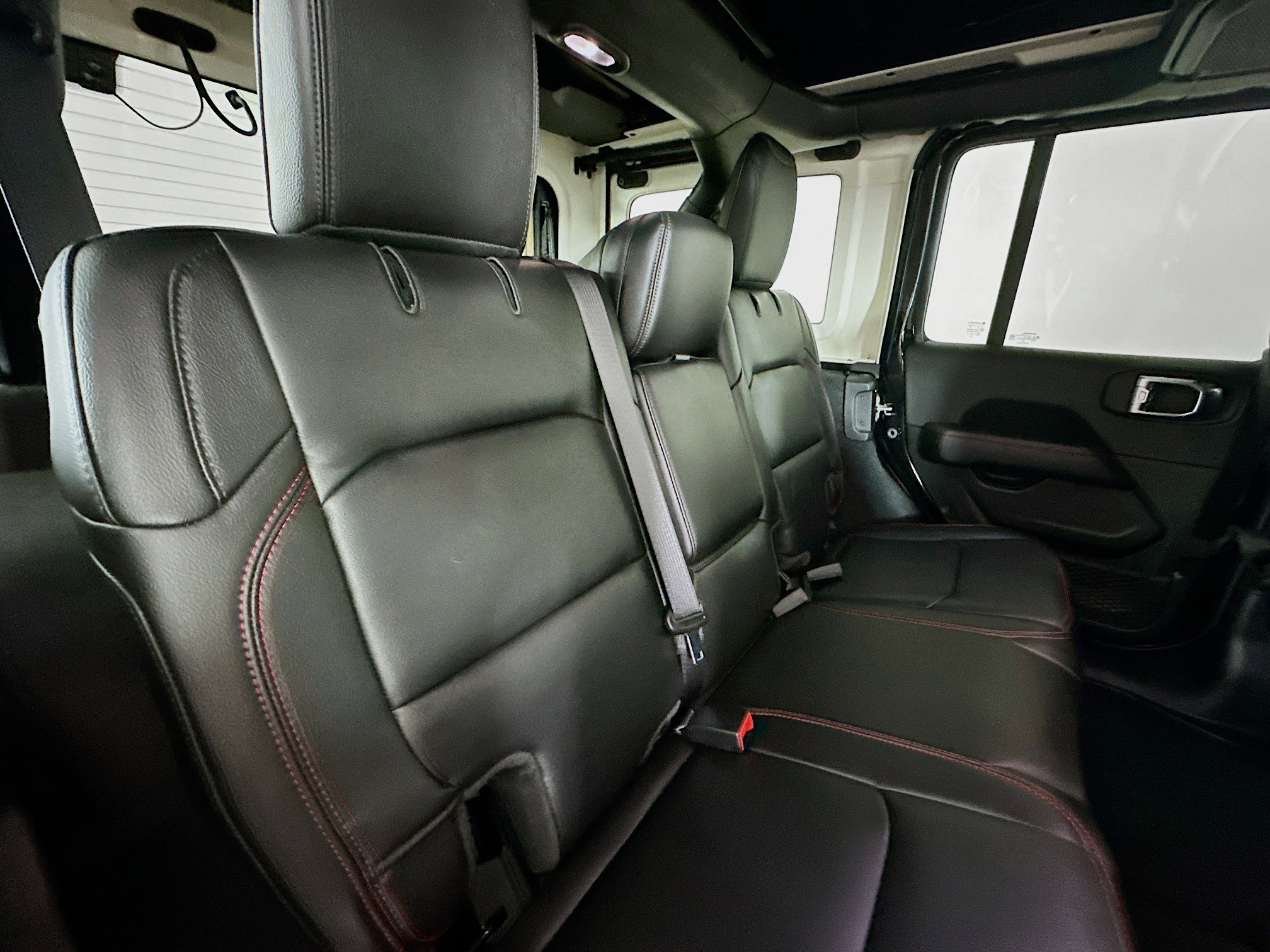 2023 Jeep Wrangler Rubicon photo 35