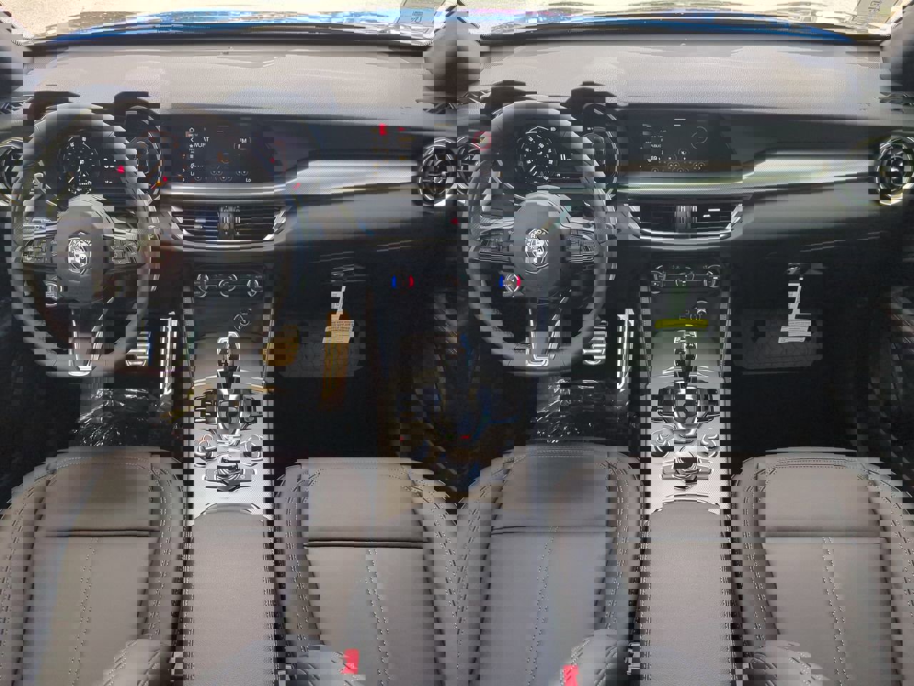 2025 Alfa Romeo Stelvio Sprint photo 13