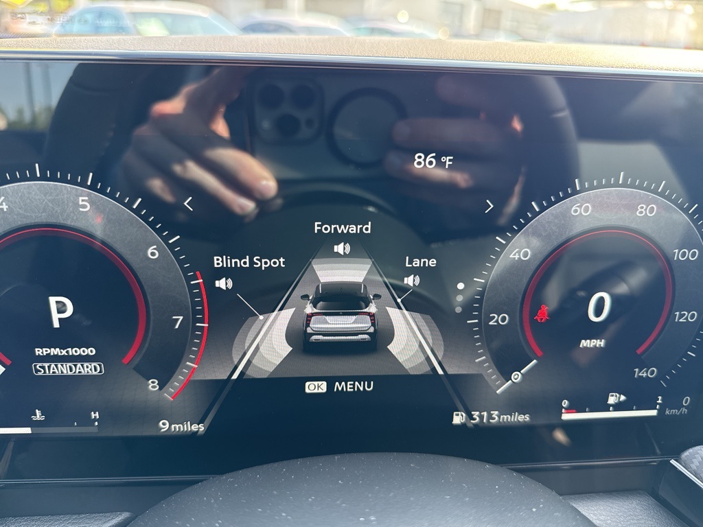 2026 Nissan Kicks SR photo 17