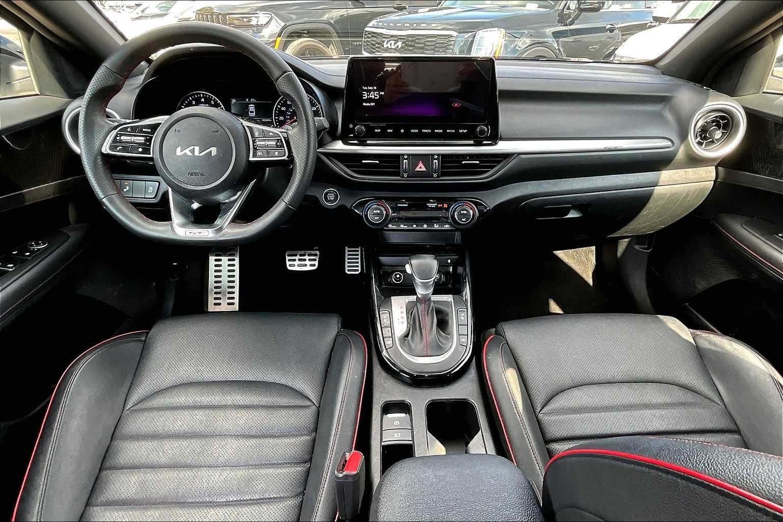 2023 Kia Forte GT photo 14