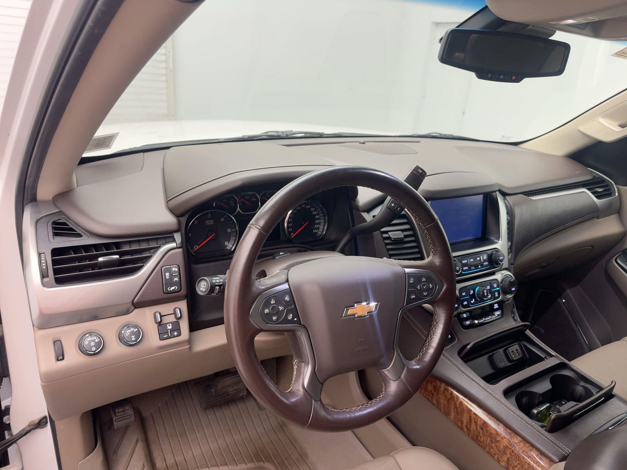 2019 Chevrolet Suburban Premier photo 4